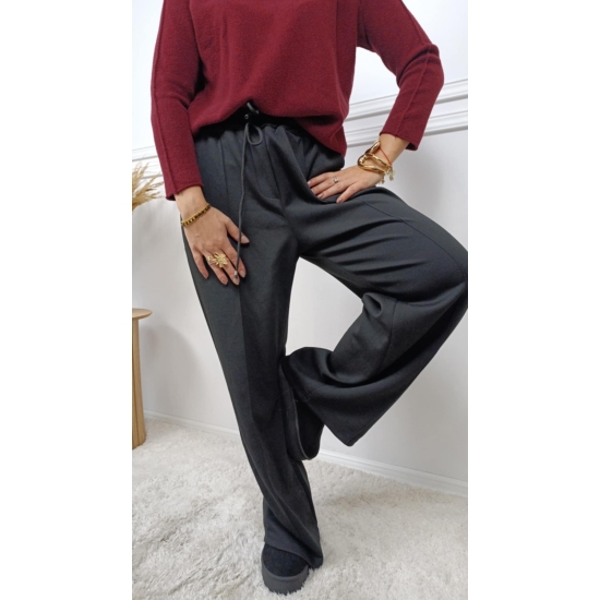 Spodnie o szerokim kroju Madam czarne