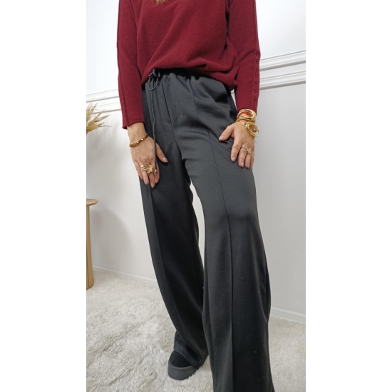 Spodnie o szerokim kroju Madam czarne