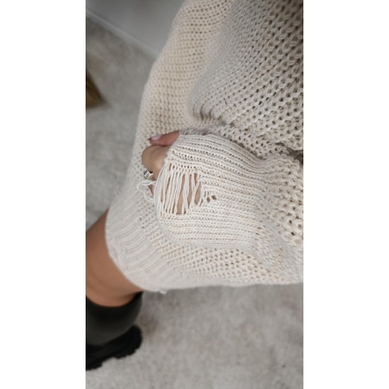 Sukienka sweterkowa z dziurami beżowa