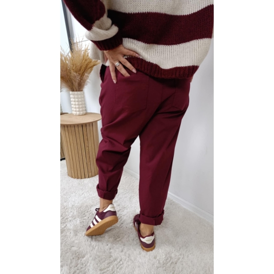 Spodnie o kroju baggy burgundowe